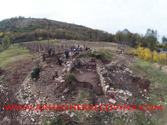 Kasnoantički kompleks u Docima, lokalitet Šipkova glavica (foto Z. Grizelj)